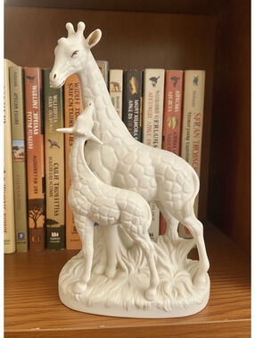 1974 Aldon Accessories Giraffe Sculpture – Bisque Mother & Baby, NYC Studio